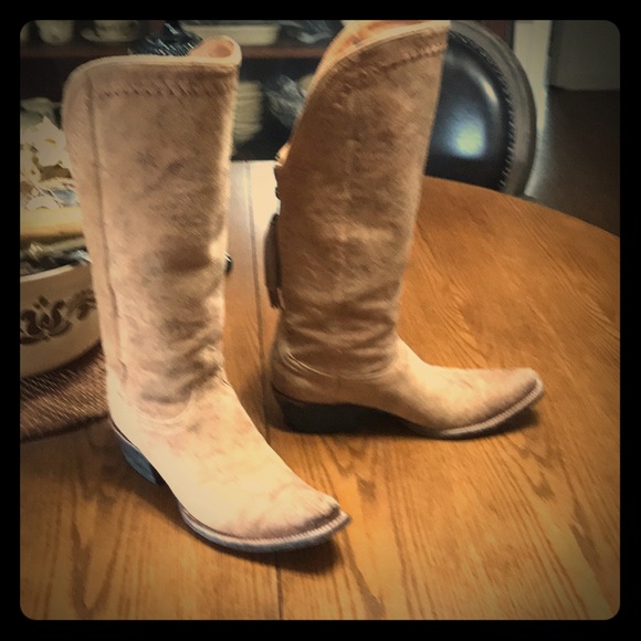 Lucchese Shoes - Lucchese. 9 B